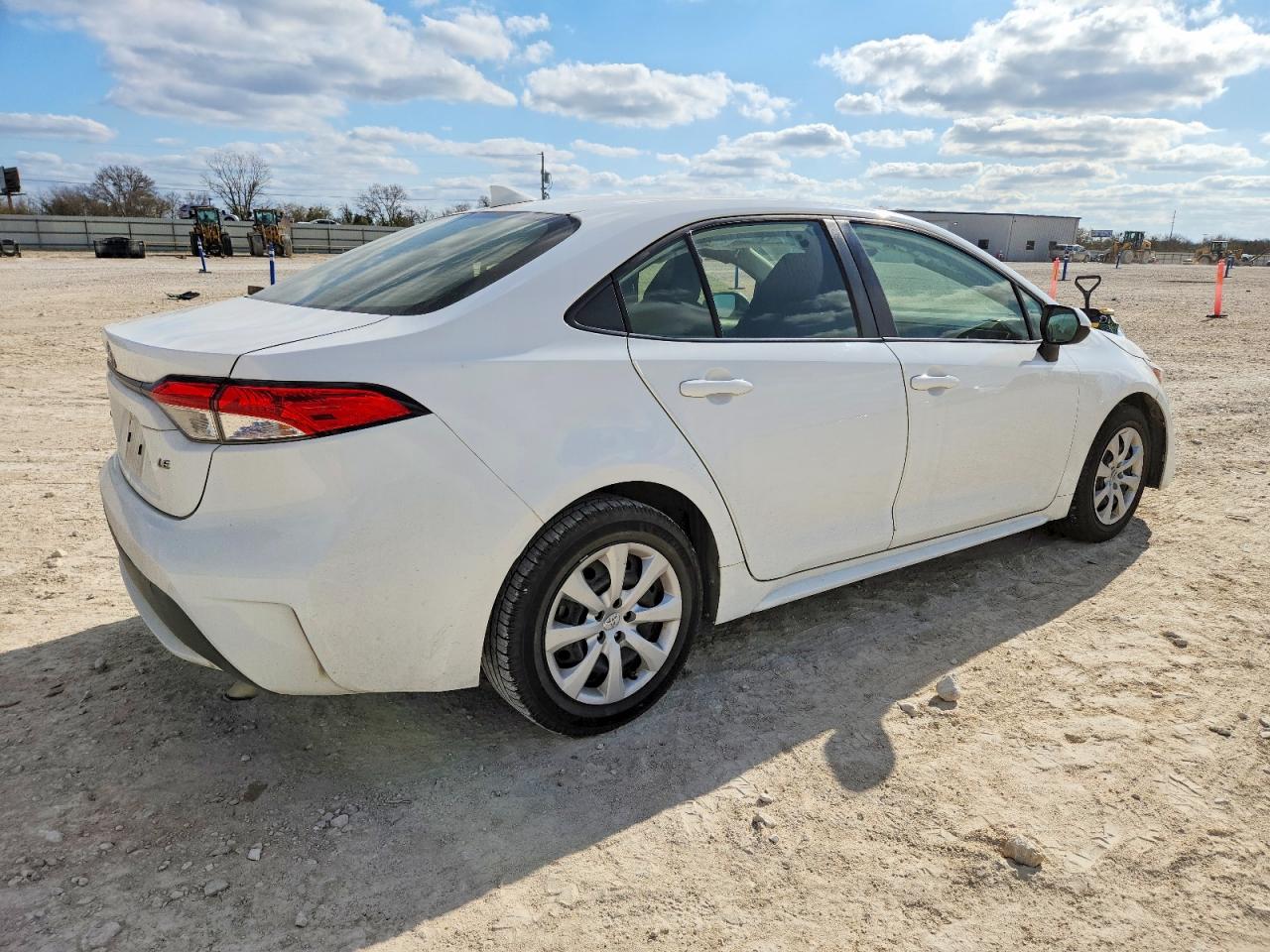 2020 TOYOTA COROLLA LE photo 3