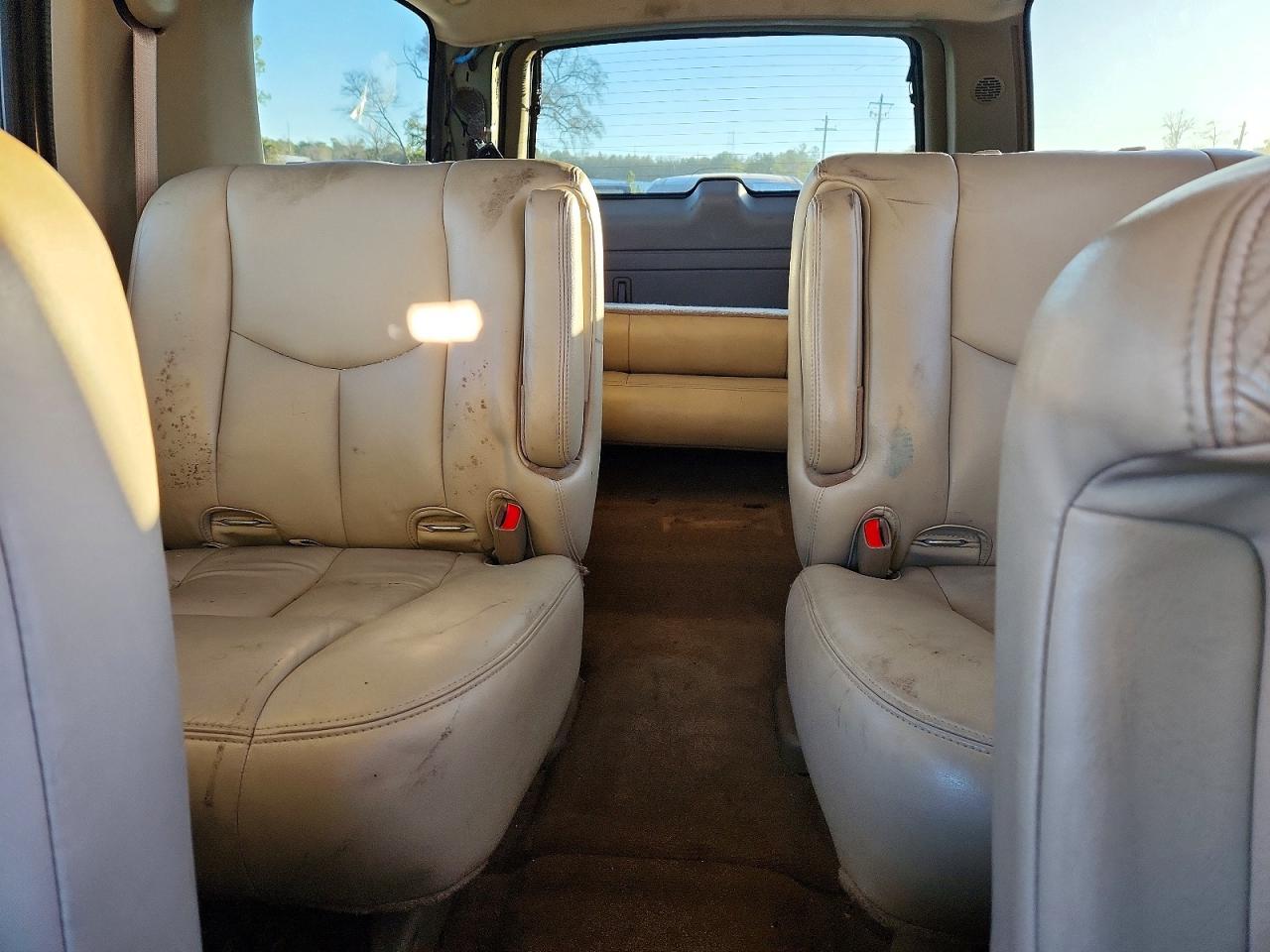 2005 CHEVROLET SUBURBAN C1500 photo 10