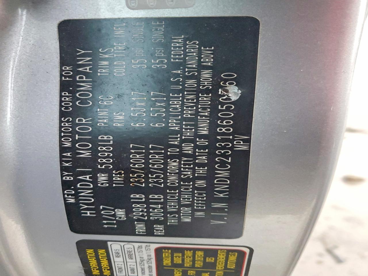 2008 HYUNDAI ENTOURAGE GLS photo 13