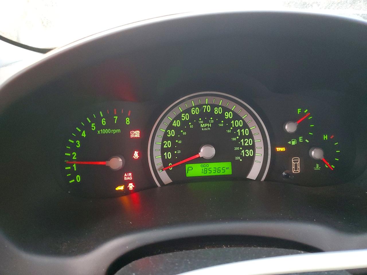 2008 HYUNDAI ENTOURAGE GLS photo 9