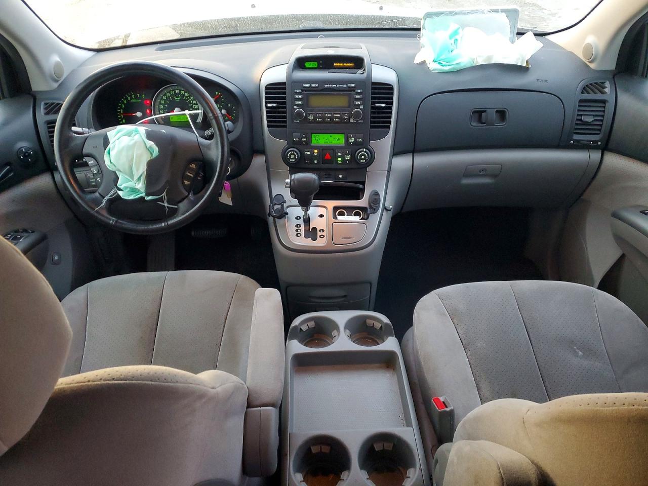 2008 HYUNDAI ENTOURAGE GLS photo 8