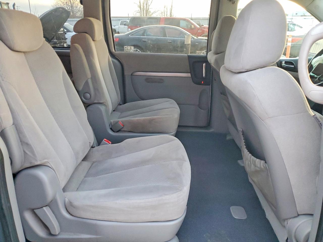 2008 HYUNDAI ENTOURAGE GLS photo 11