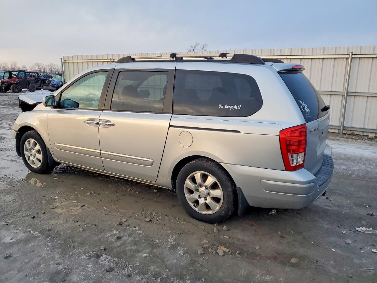2008 HYUNDAI ENTOURAGE GLS photo 2