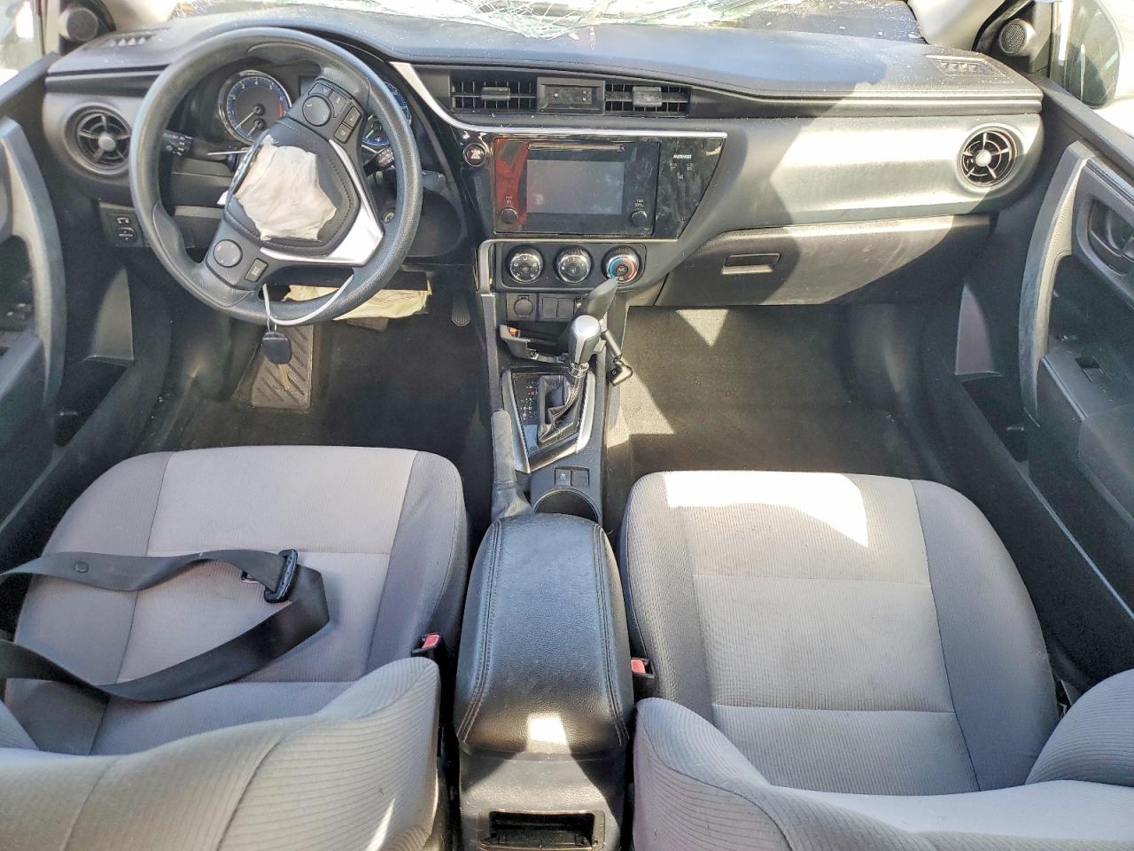 2017 TOYOTA COROLLA L photo 15