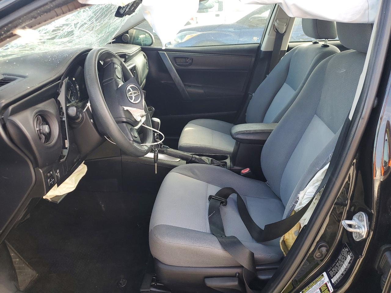 2017 TOYOTA COROLLA L photo 13