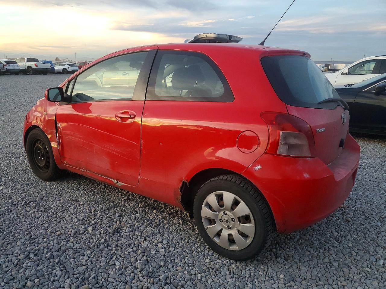 2008 TOYOTA YARIS photo 2