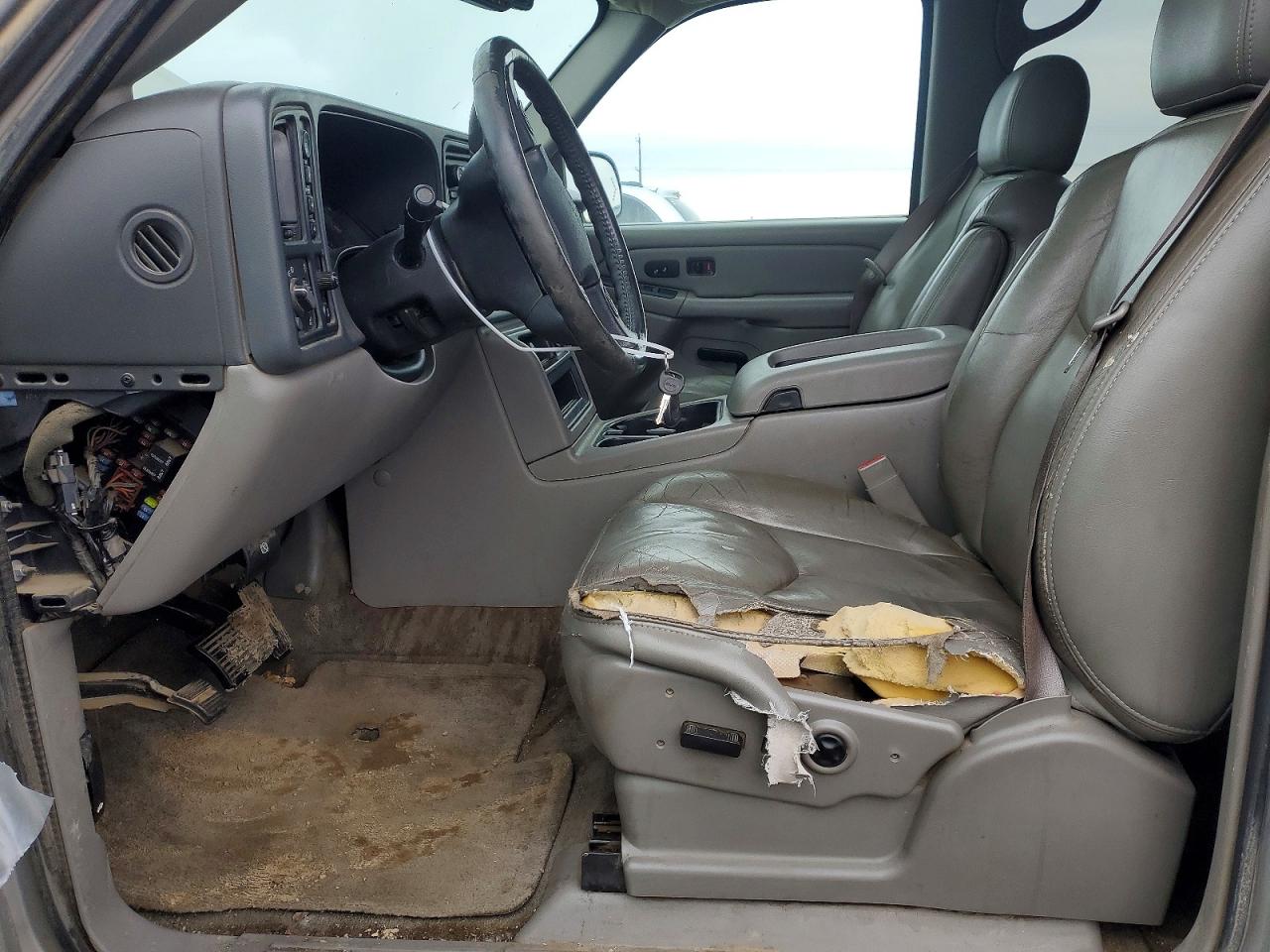 2005 GMC YUKON XL K1500 photo 19