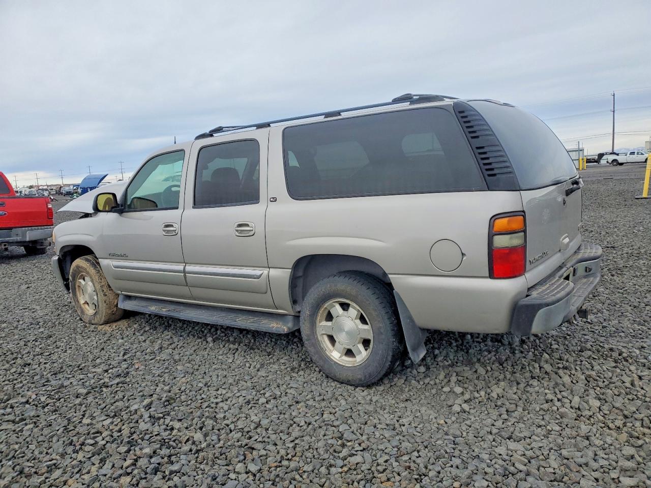 2005 GMC YUKON XL K1500 photo 4