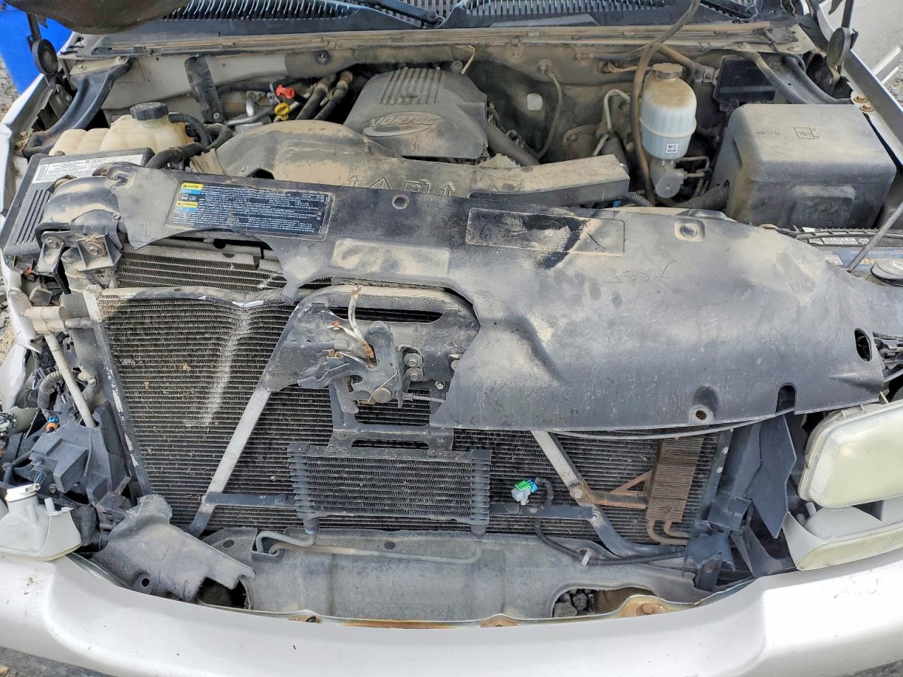 2005 GMC YUKON XL K1500 photo 34