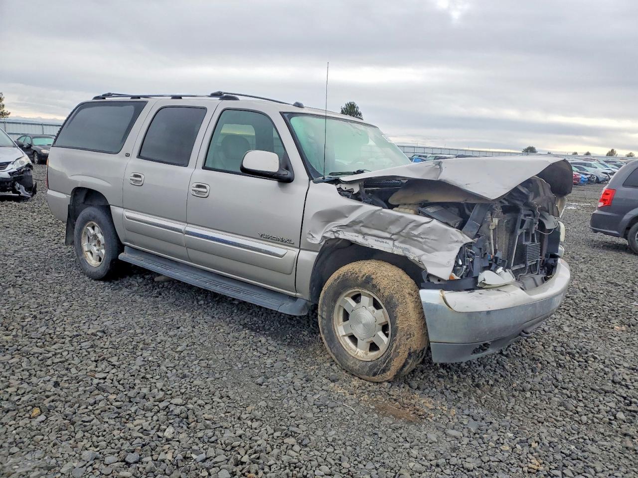 2005 GMC YUKON XL K1500 photo 10
