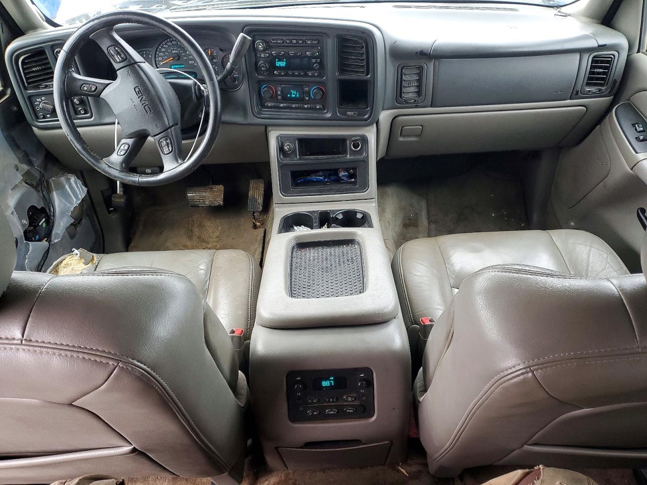 2005 GMC YUKON XL K1500 photo 22