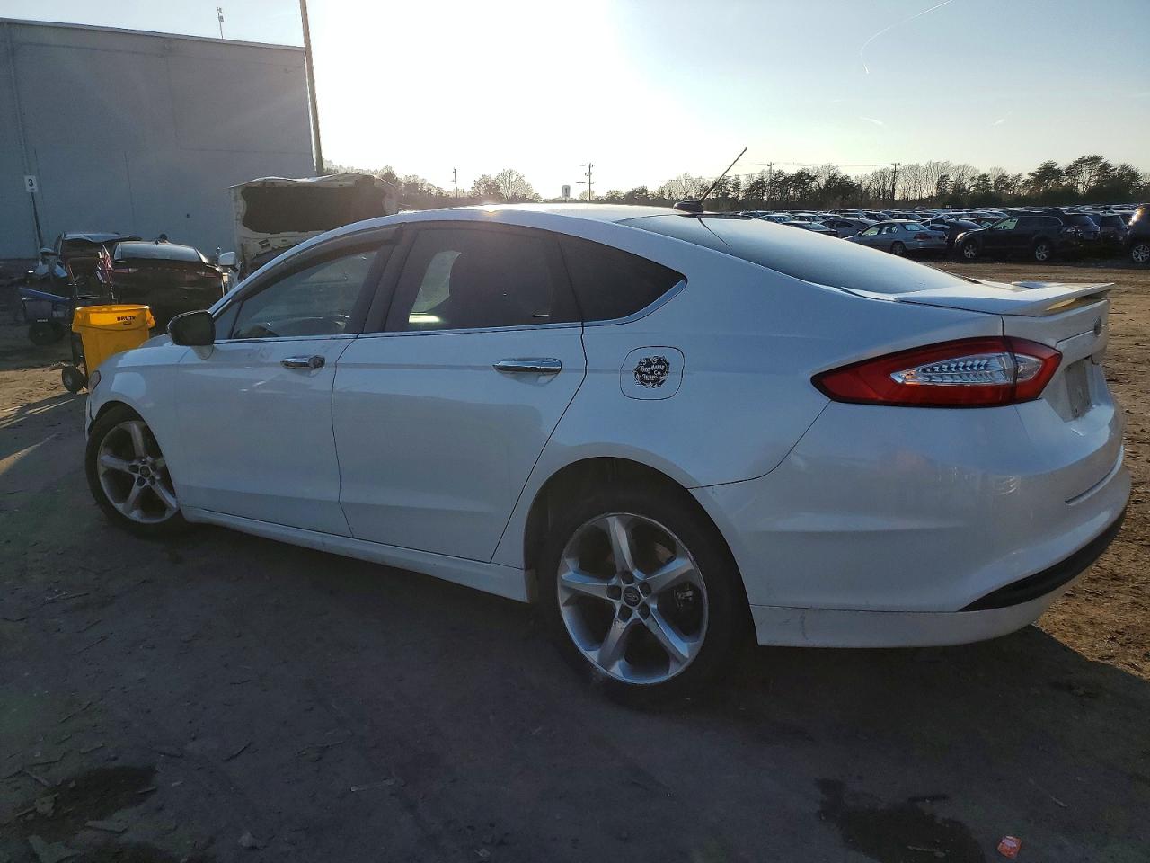 2014 FORD FUSION SE photo 2
