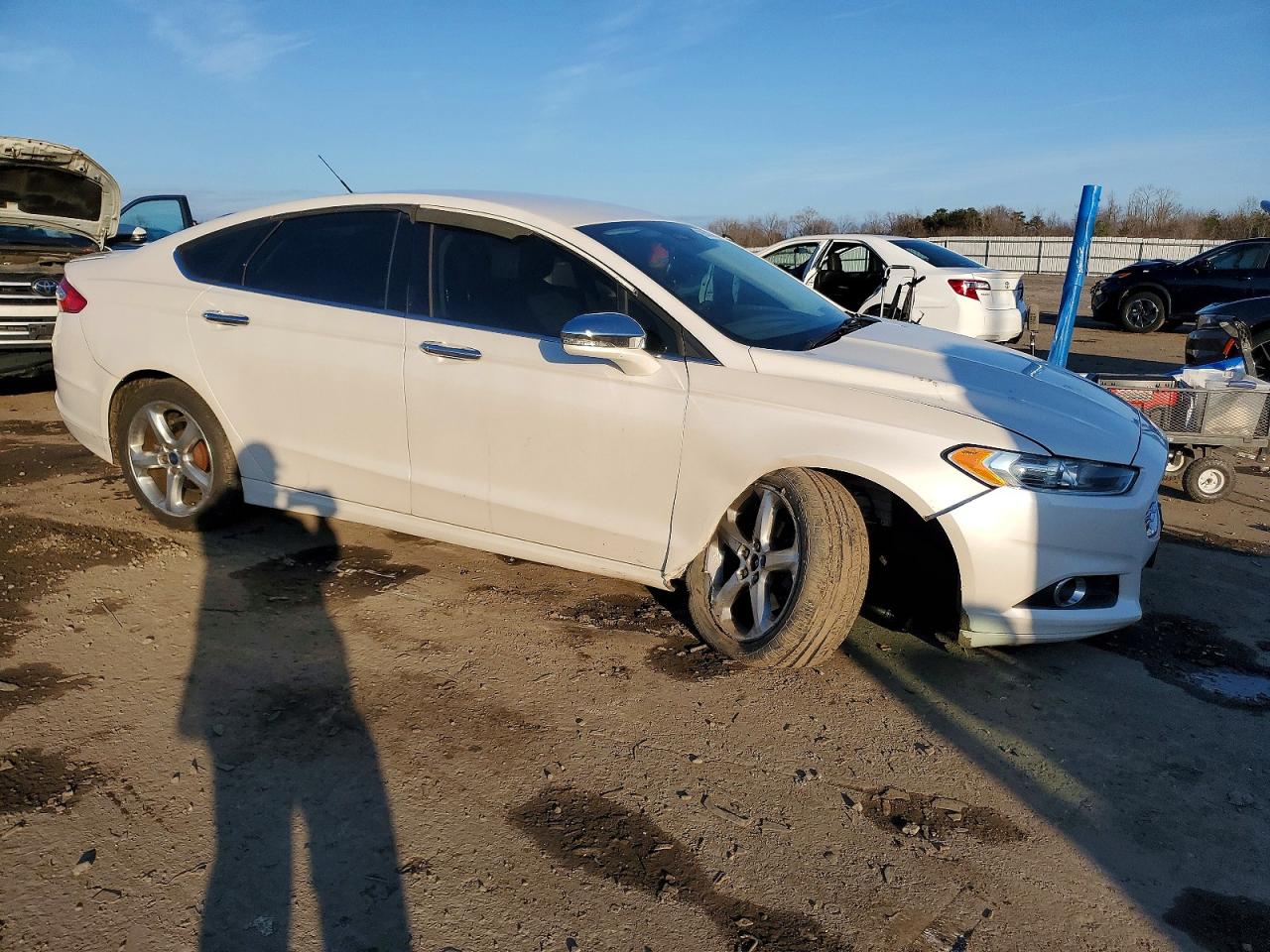 2014 FORD FUSION SE photo 4