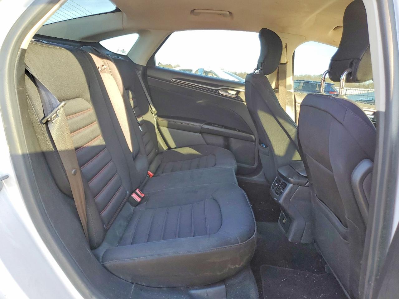 2014 FORD FUSION SE photo 10