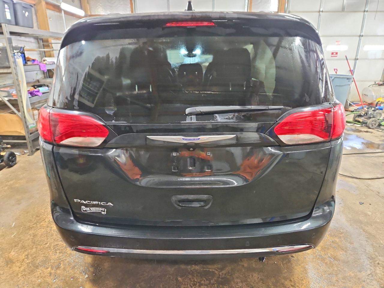 2019 CHRYSLER PACIFICA TOURING L photo 6