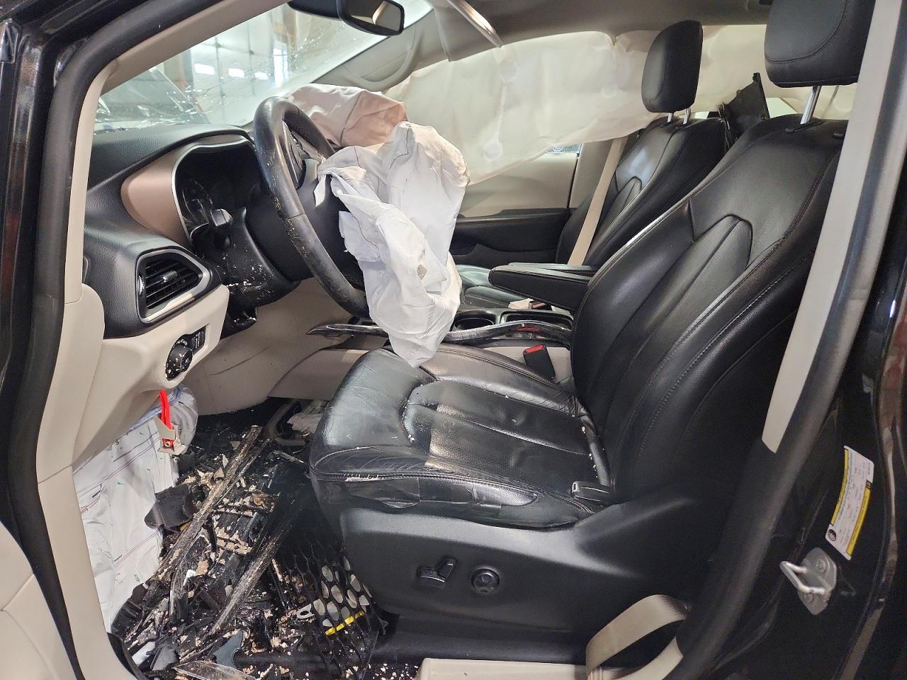 2019 CHRYSLER PACIFICA TOURING L photo 7