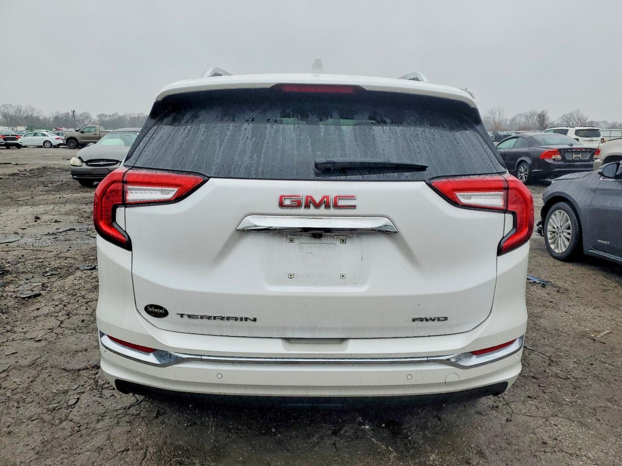 2024 GMC TERRAIN DENALI photo 6