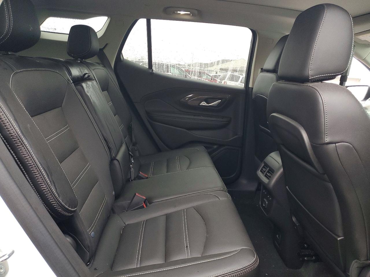 2024 GMC TERRAIN DENALI photo 11