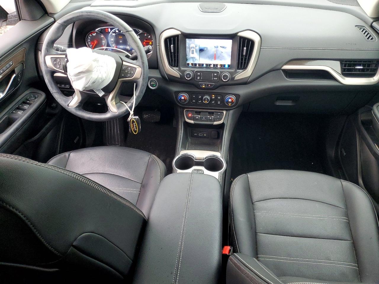 2024 GMC TERRAIN DENALI photo 8