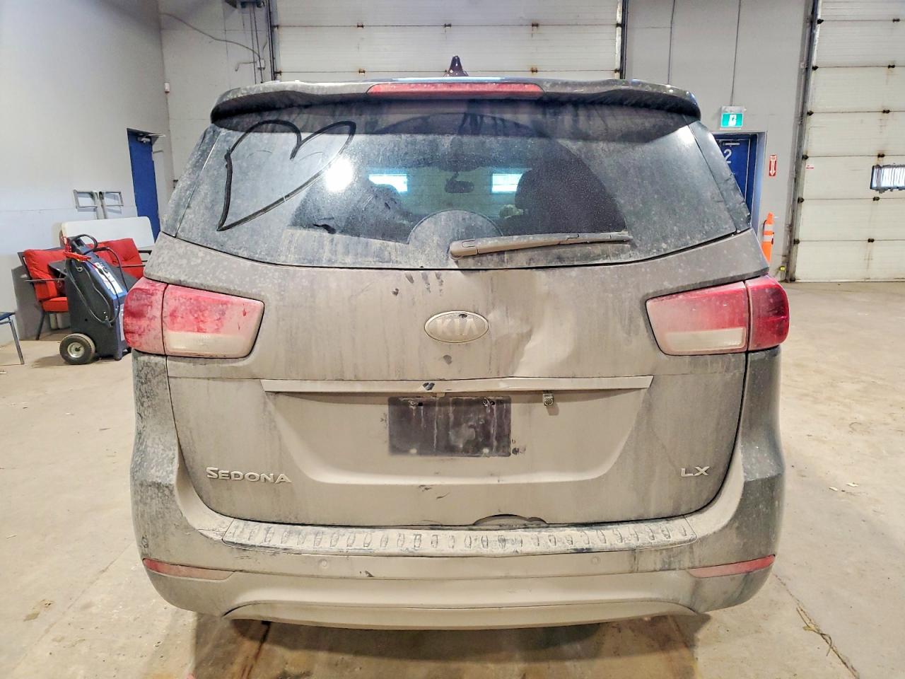 2016 KIA SEDONA LX photo 6