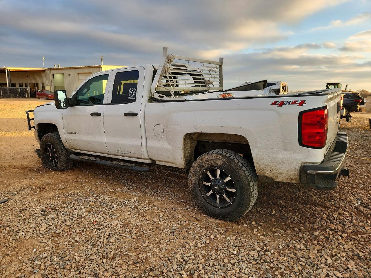 2018 CHEVROLET SILVERADO K2500 HEAVY DUTY photo 3