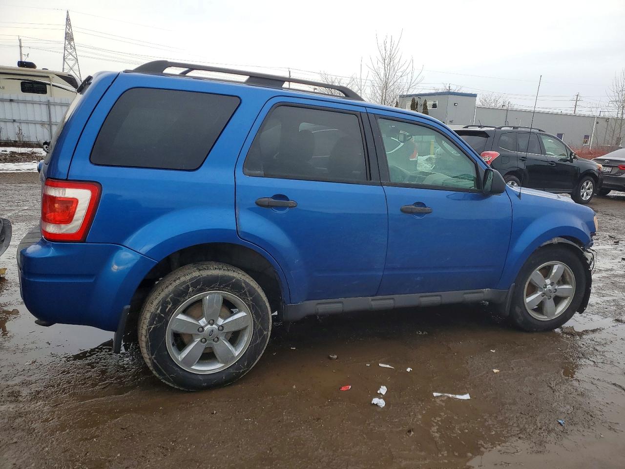 2011 FORD ESCAPE XLT photo 3