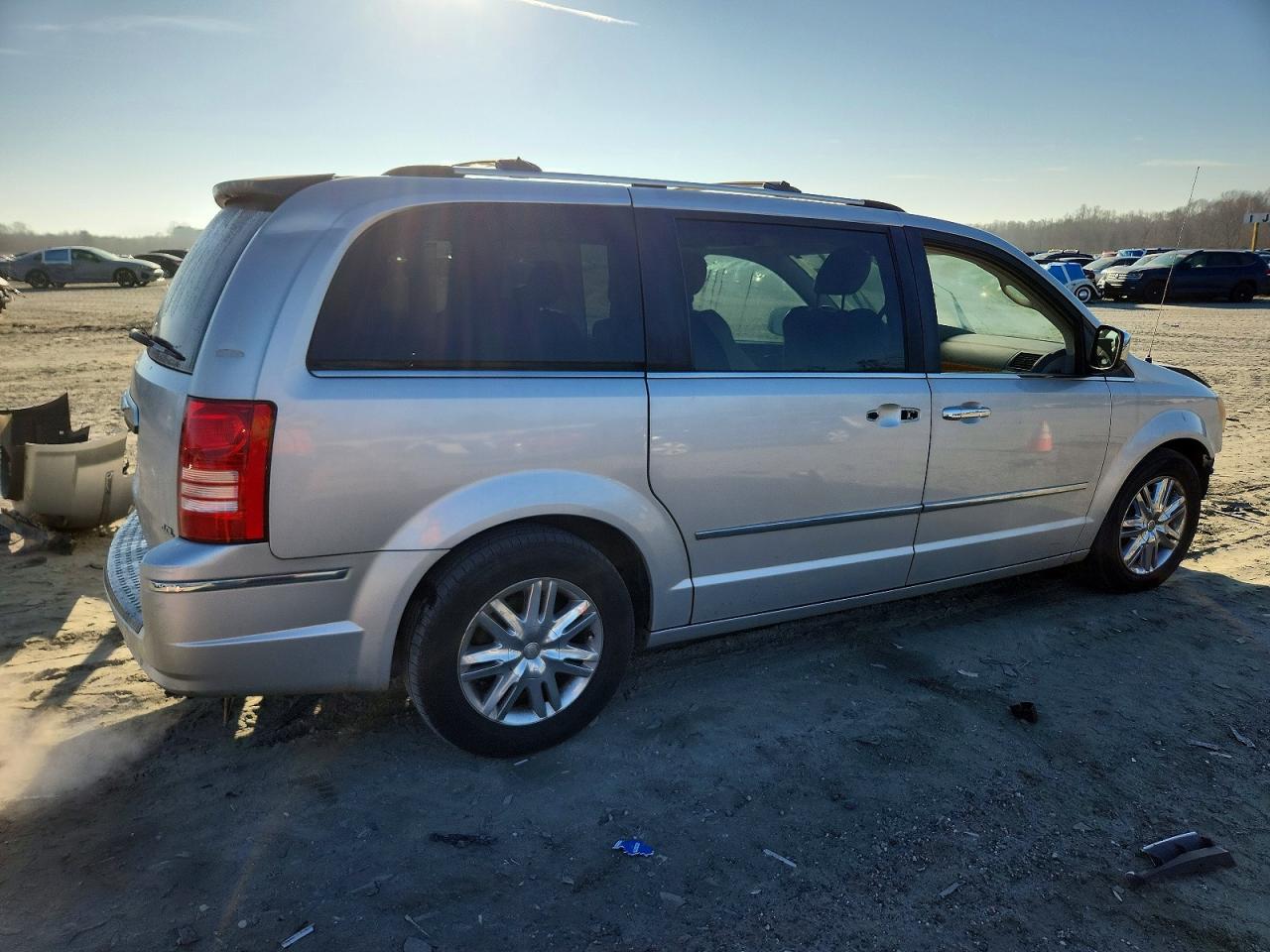 2008 CHRYSLER TOWN & COUNTRY LIMITED photo 3