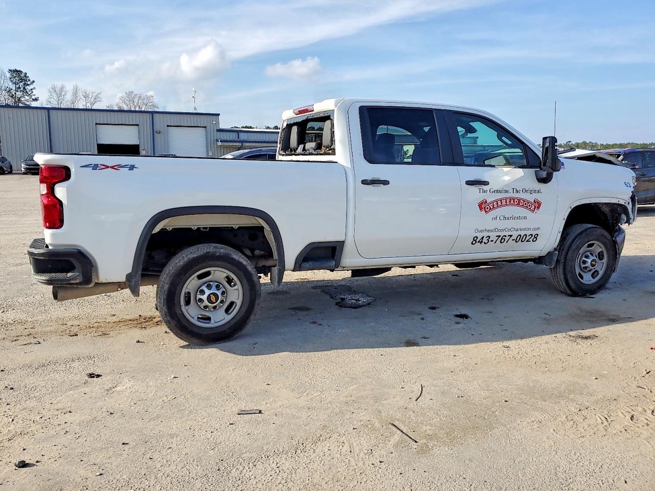 2023 CHEVROLET SILVERADO K2500 HEAVY DUTY photo 3