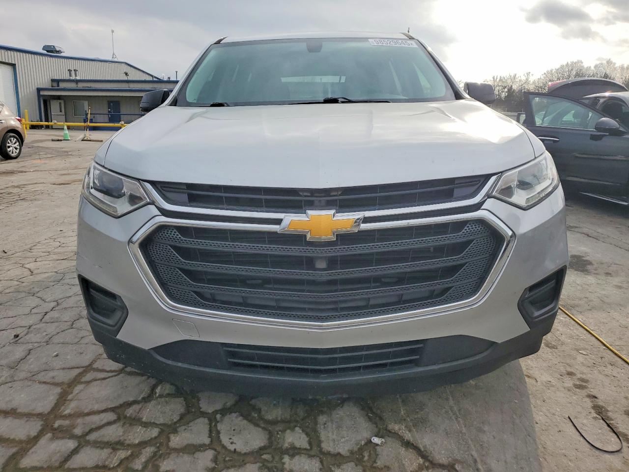 2019 CHEVROLET TRAVERSE LS photo 5