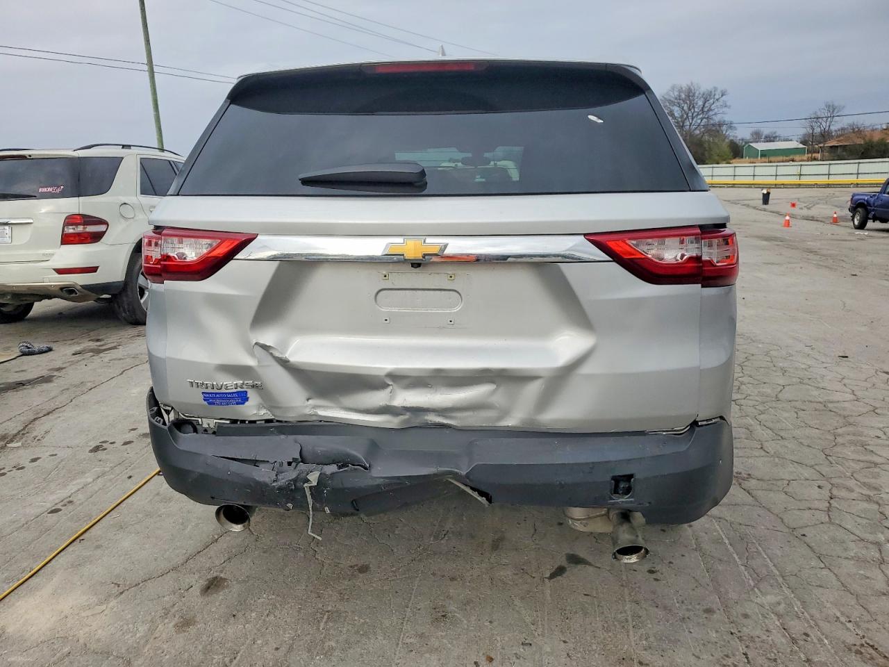 2019 CHEVROLET TRAVERSE LS photo 6