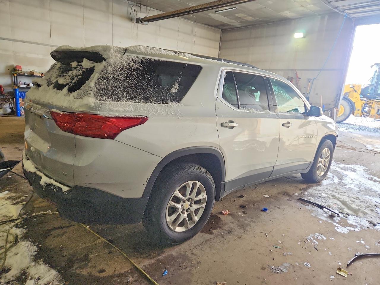 2020 CHEVROLET TRAVERSE LT photo 3