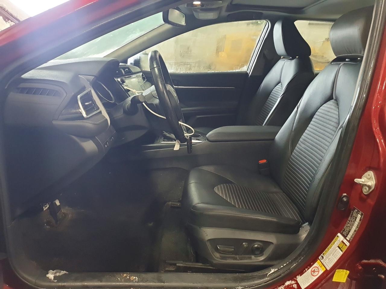2018 TOYOTA CAMRY HYBRID photo 19