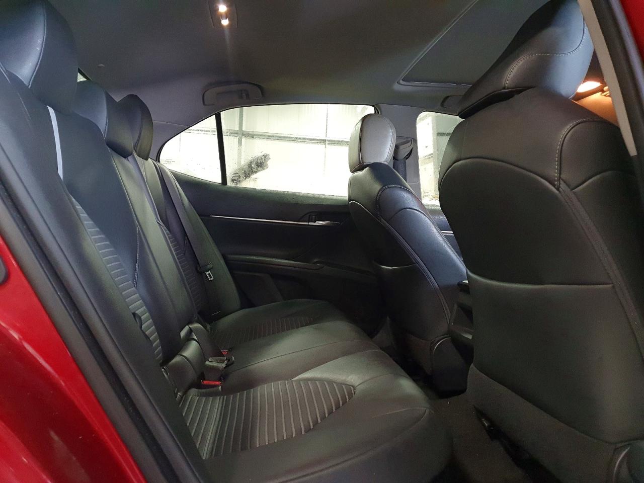 2018 TOYOTA CAMRY HYBRID photo 28