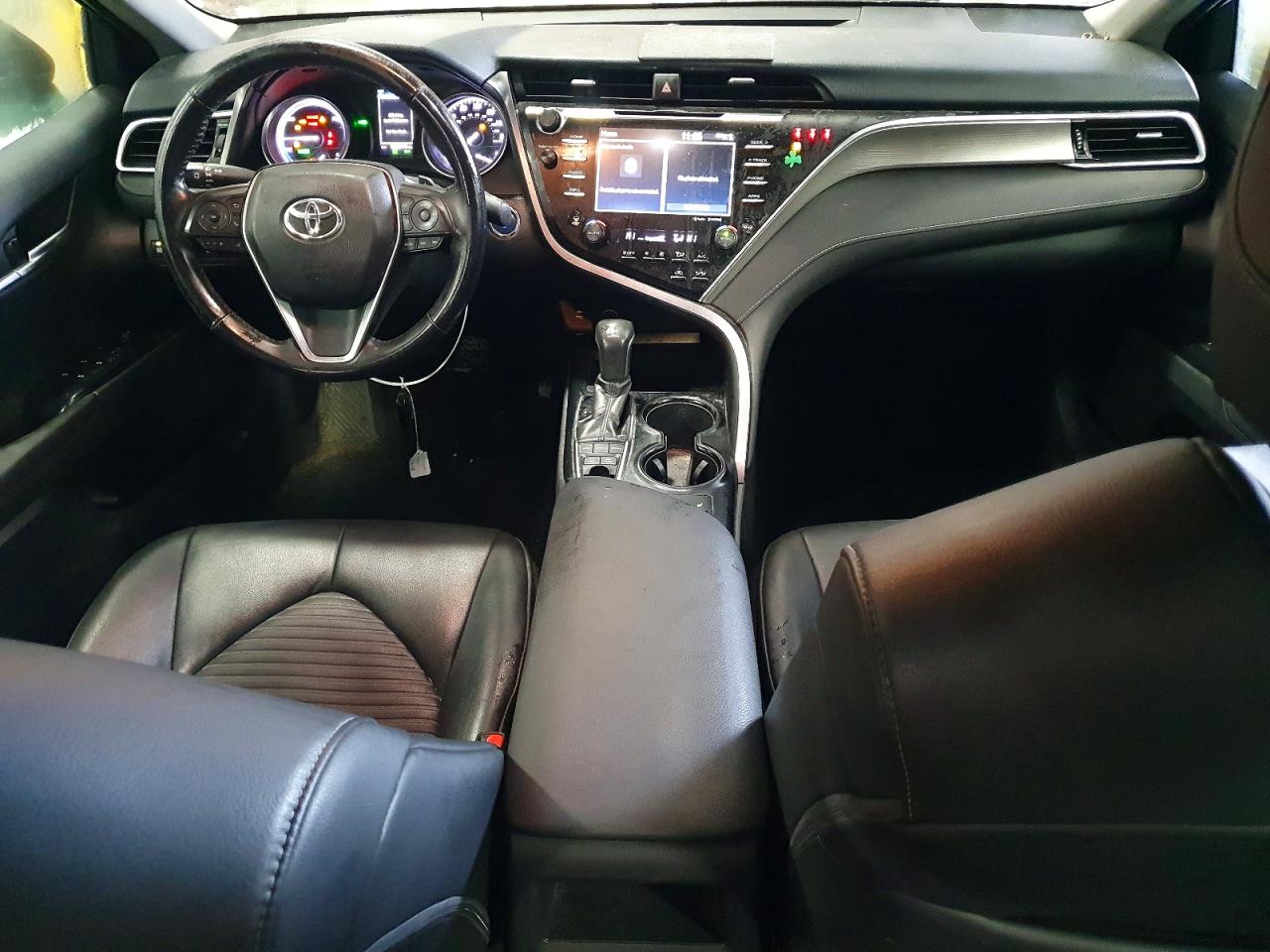 2018 TOYOTA CAMRY HYBRID photo 22