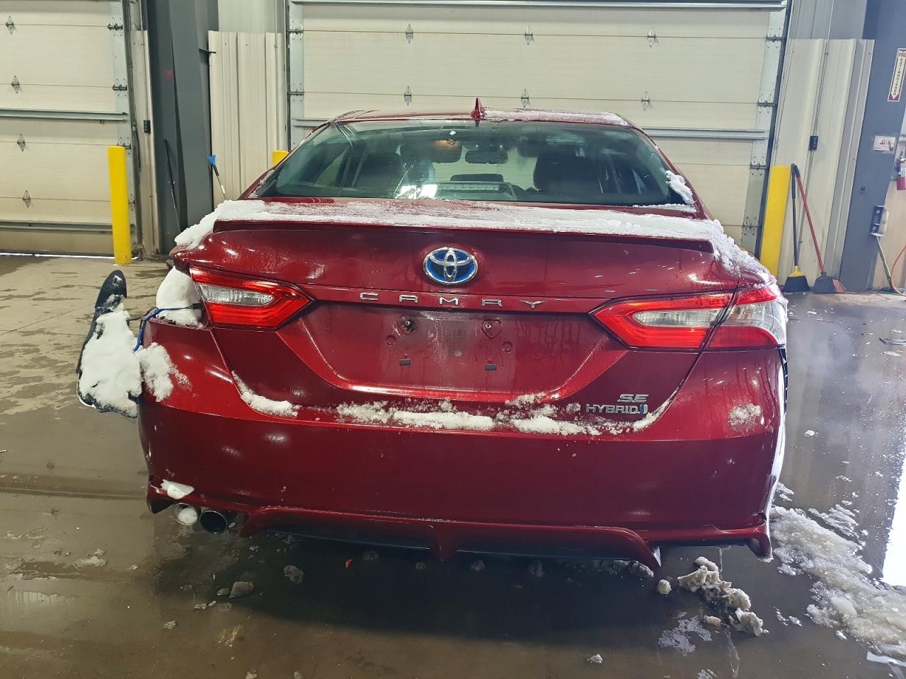 2018 TOYOTA CAMRY HYBRID photo 16
