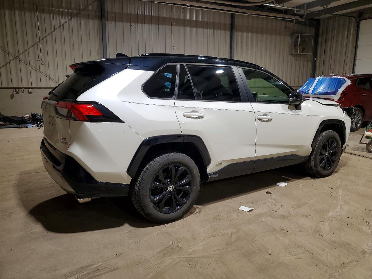 2022 TOYOTA RAV4 XSE photo 3