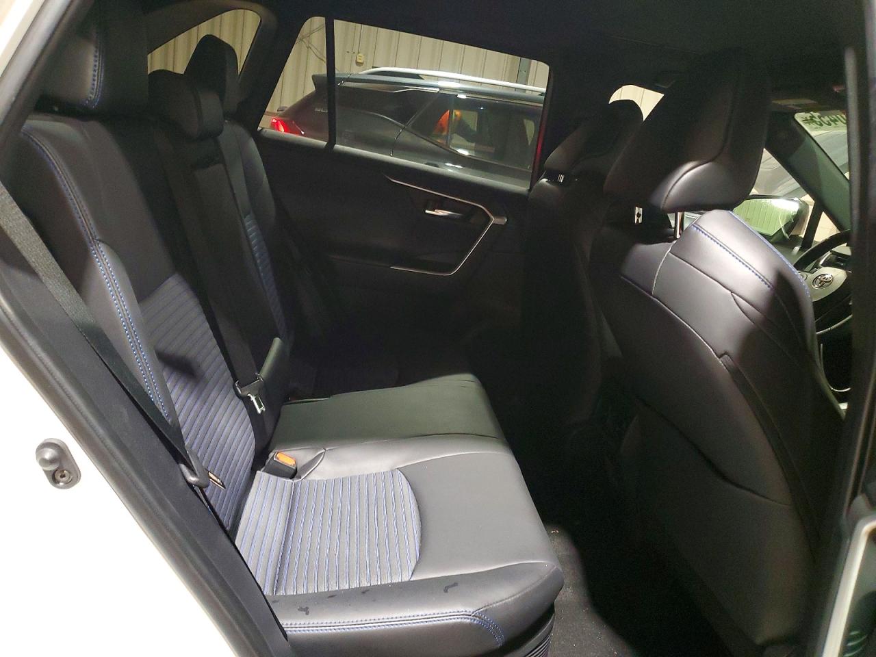 2022 TOYOTA RAV4 XSE photo 11
