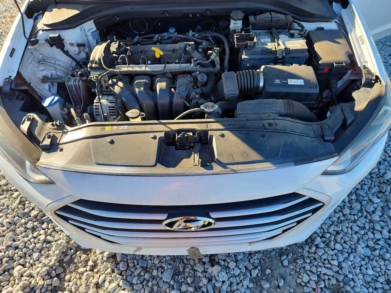 2017 HYUNDAI ELANTRA photo 11
