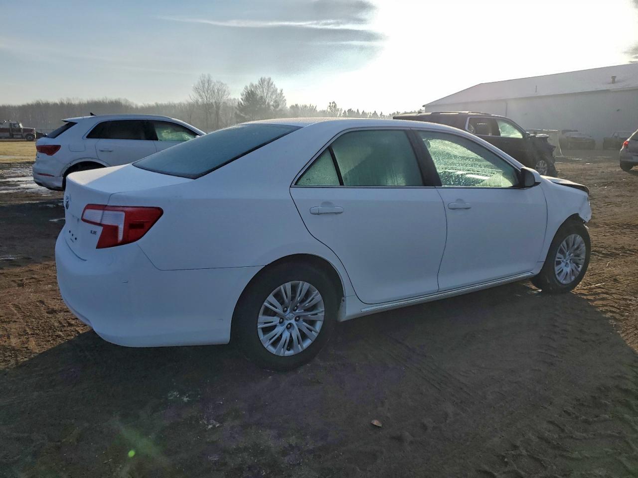 2013 TOYOTA CAMRY L photo 3