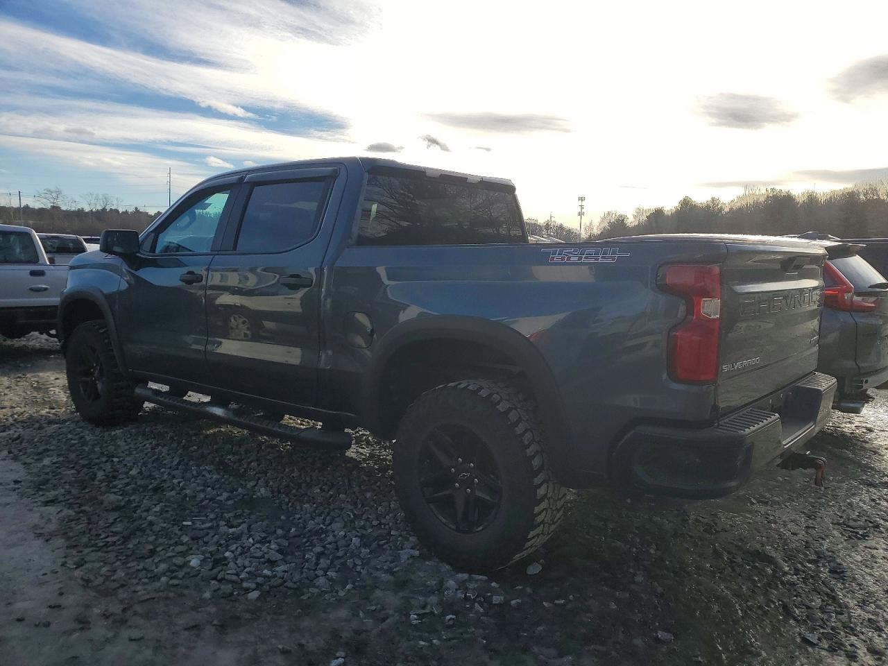 2019 CHEVROLET SILVERADO K1500 TRAIL BOSS CUSTOM photo 2