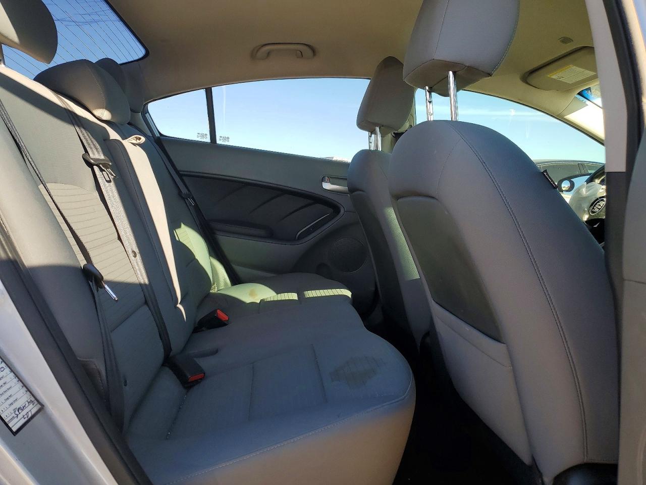 2017 KIA FORTE LX photo 37