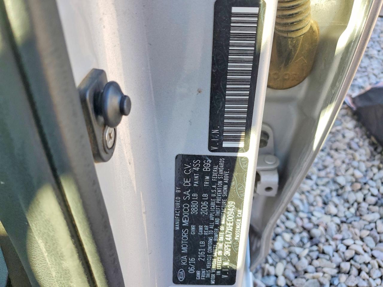 2017 KIA FORTE LX photo 45