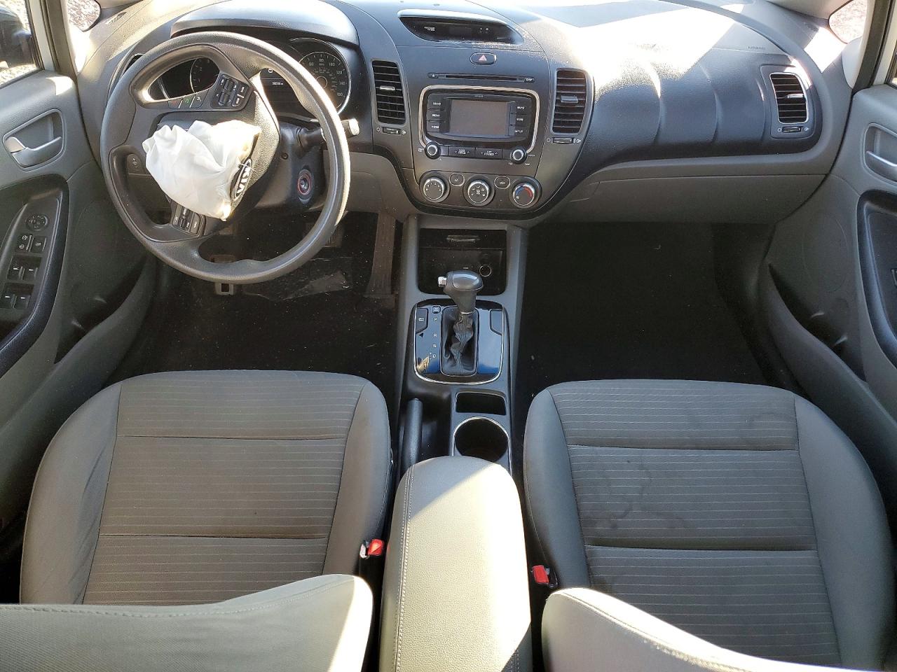 2017 KIA FORTE LX photo 29