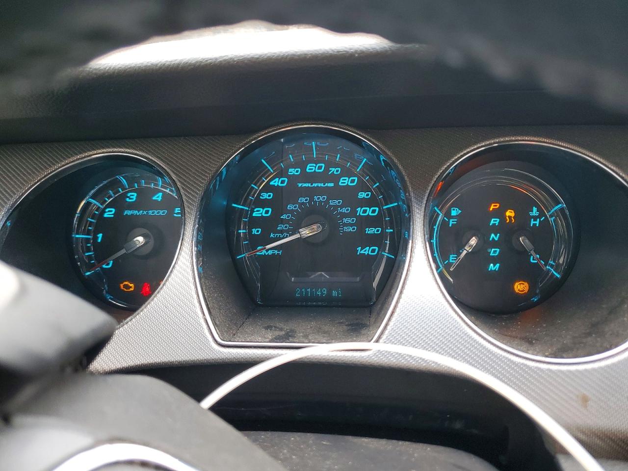 2010 FORD TAURUS SHO photo 23