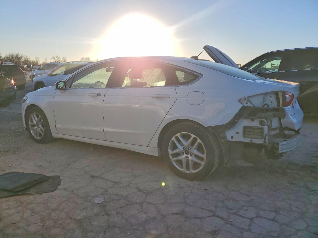 2014 FORD FUSION SE photo 2