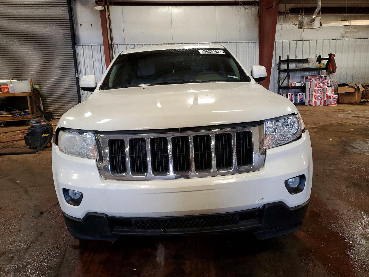 2011 JEEP GRAND CHEROKEE LAREDO photo 5