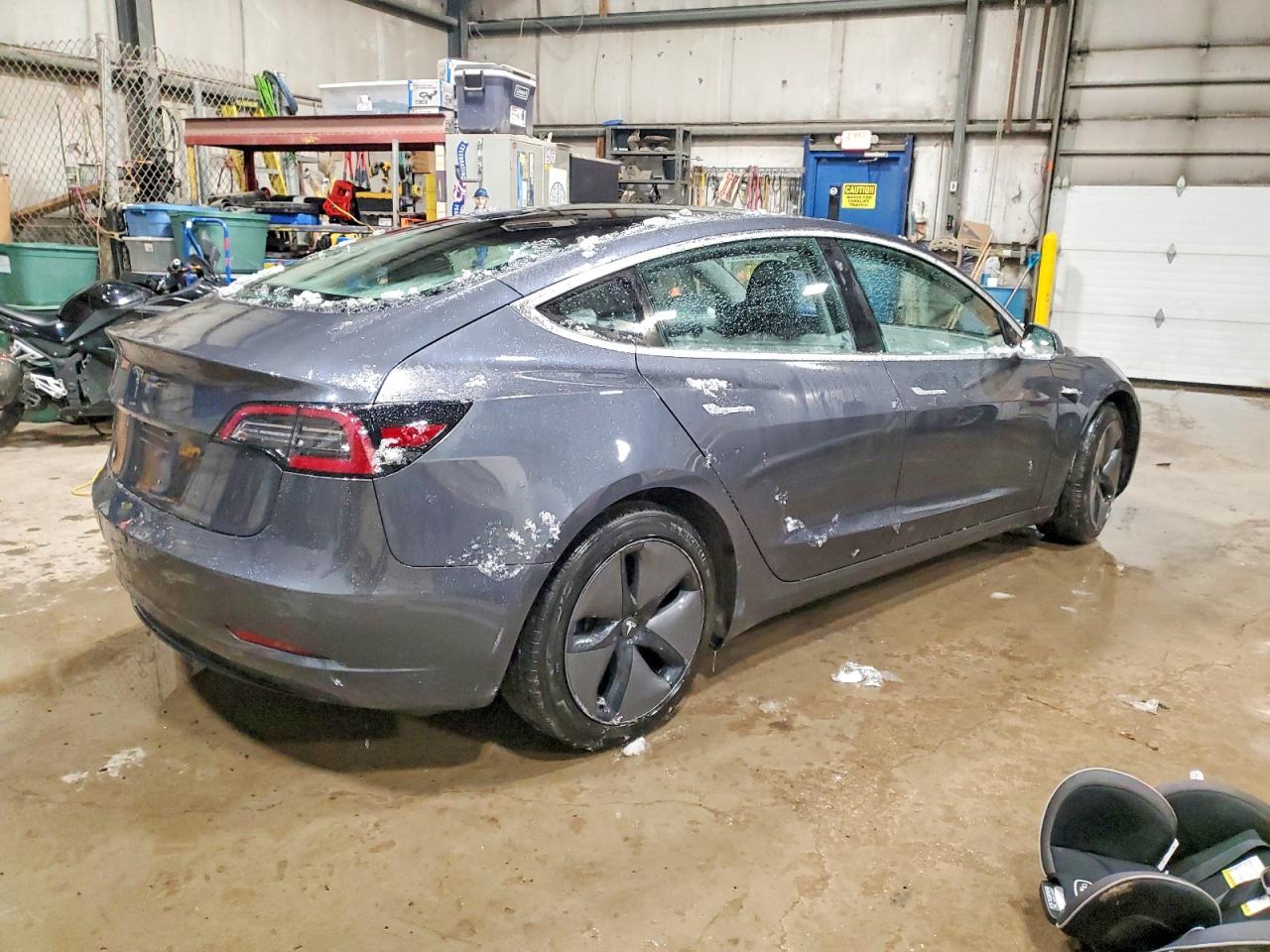 2018 TESLA MODEL 3 photo 3