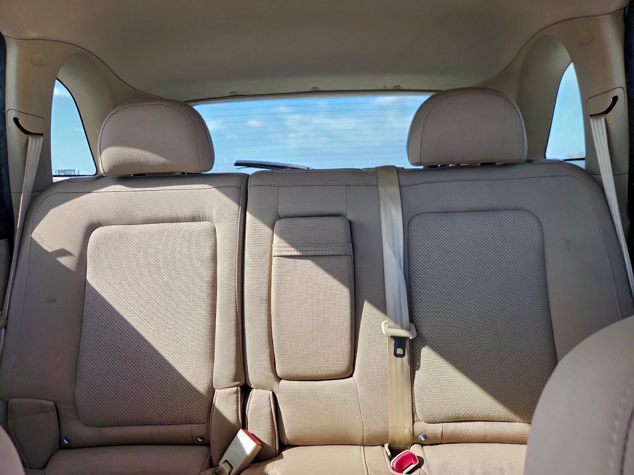 2008 SATURN VUE XR photo 10