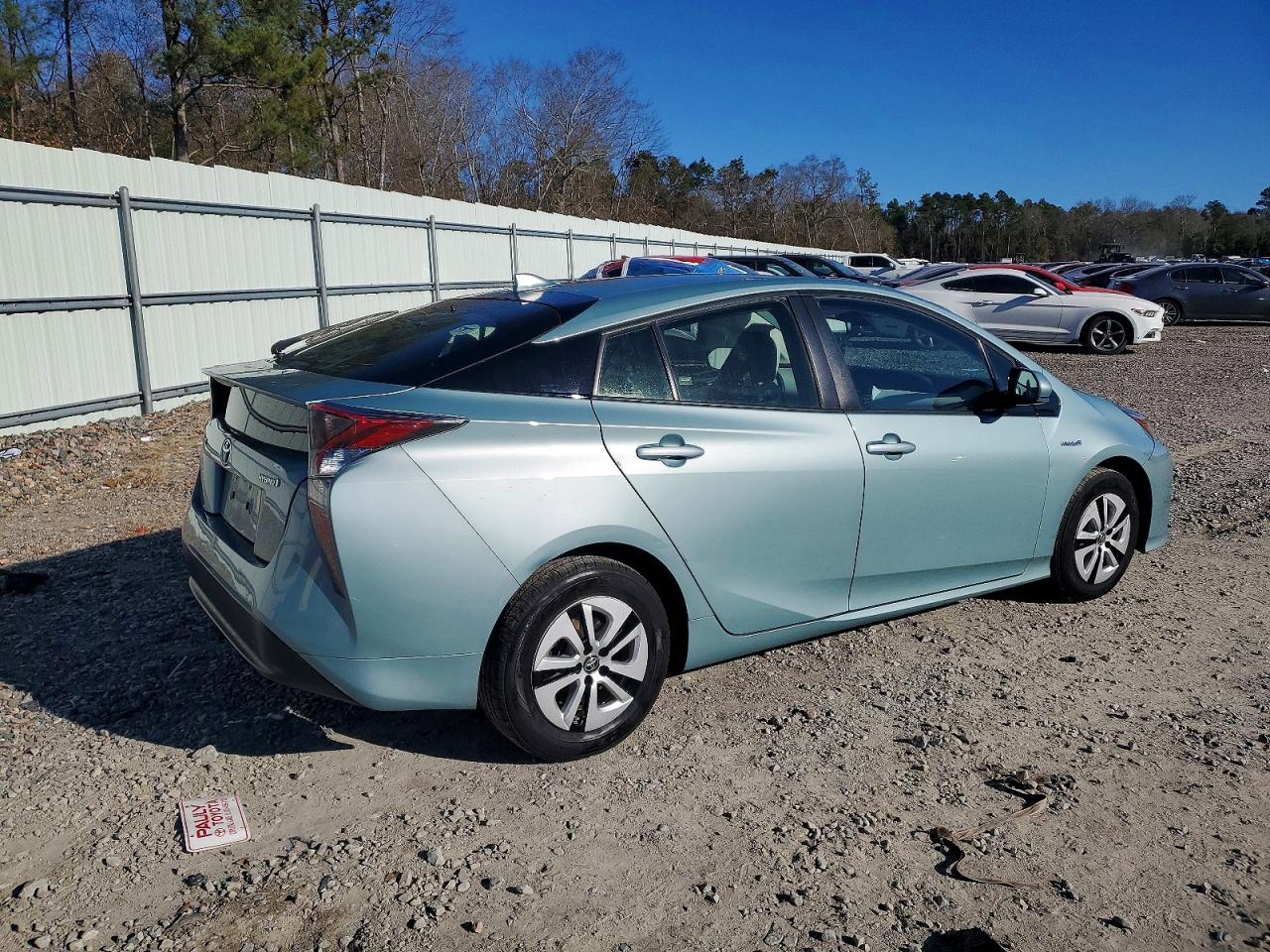 2016 TOYOTA PRIUS photo 3