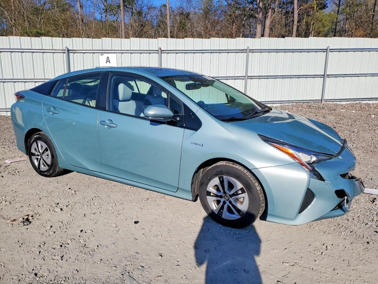 2016 TOYOTA PRIUS photo 4